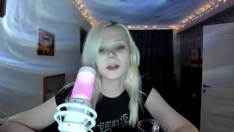 Snapshot of samanthamiasnik1 chatting on 09.15.25 Samantha online show from 09.15.25