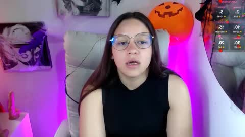 Snapshot of samantharoldan chatting on 11.03.25 Samantha online show from 11.03.25