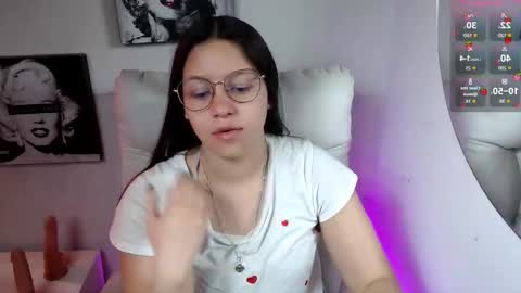 Snapshot of samantharoldan chatting on 12.02.25 Samantha online show from 12.02.25