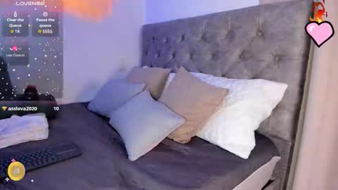 Snapshot of samara_kim chatting on 12.05.25 SAMARA online show from 12.05.25