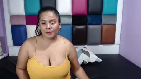 Snapshot of samevanshot chatting on 02.18.25 samevanshot online show from 02.18.25