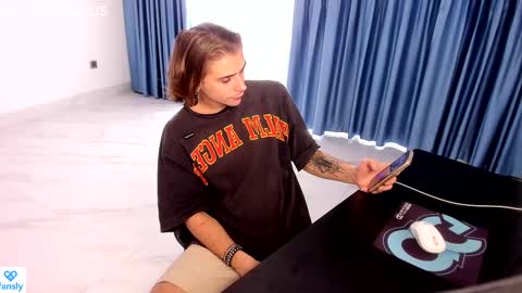 Fansly -       Top4fans   online show from 02.17.25