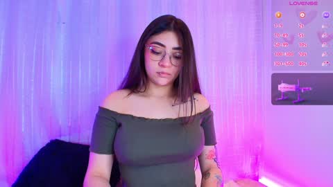 Snapshot of samii_evans chatting on 12.18.24 samii evans online show from 12.18.24