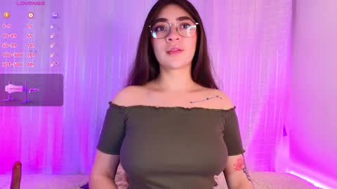 Snapshot of samii_evans chatting on 02.28.25 samii evans online show from 02.28.25