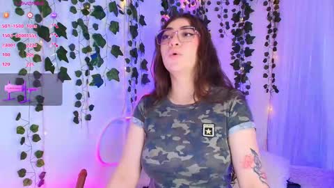Snapshot of samii_evans chatting on 09.09.25 samii evans online show from 09.09.25