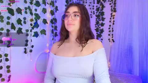 Snapshot of samii_evans chatting on 09.10.25 samii evans online show from 09.10.25