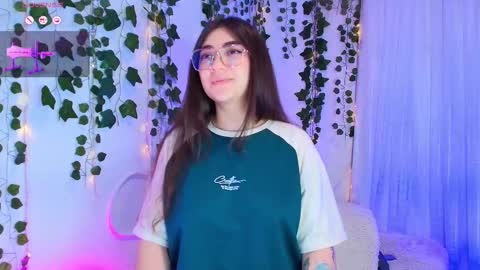 Snapshot of samii_evans chatting on 10.18.25 samii evans online show from 10.18.25