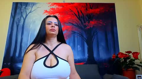 Snapshot of samiraevans chatting on 03.06.25 online show from 03.06.25