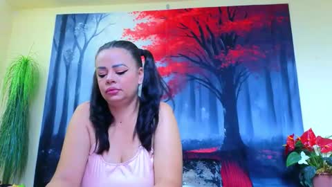 Snapshot of samiraevans chatting on 10.05.25 online show from 10.05.25