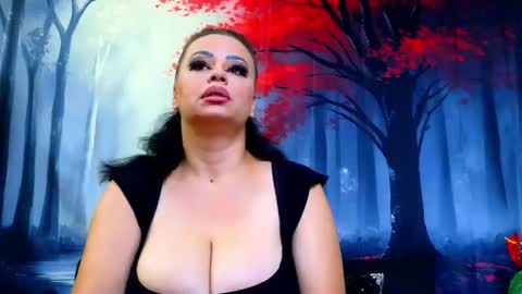 Snapshot of samiraevans chatting on 10.16.25 online show from 10.16.25