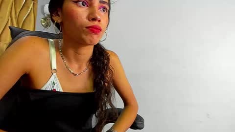 Snapshot of sammanta_18 chatting on 11.28.25 Samantha online show from 11.28.25