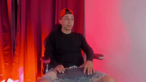 Snapshot of sammy_and_mike_ls chatting on 09.10.25 Sophie y Mark online show from 09.10.25