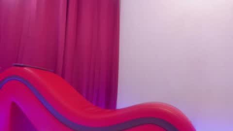 Snapshot of sammy_and_mike_ls chatting on 11.20.25 Sophie y Mark online show from 11.20.25