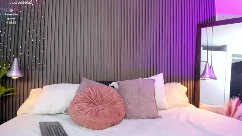 Axel online show from 10.18.25