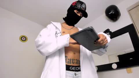   online show from 04.05.26