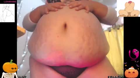 Snapshot of samy_belly32 chatting on 10.29.25 loredy samantha online show from 10.29.25