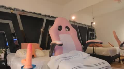 Snapshot of samy_ross_ chatting on 12.11.24 Find me at when im offline here. online show from 12.11.24