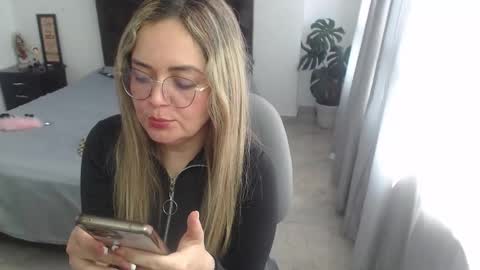 Snapshot of samy_vsn chatting on 01.12.25 samy_vsn online show from 01.12.25