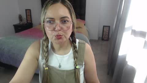 Snapshot of samy_vsn chatting on 01.19.25 samy_vsn online show from 01.19.25