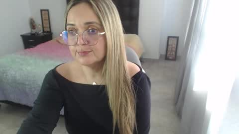 Snapshot of samy_vsn chatting on 01.22.25 samy_vsn online show from 01.22.25