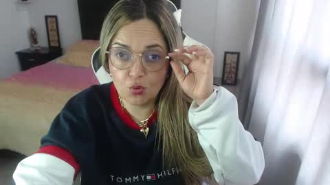 Snapshot of samy_vsn chatting on 01.30.25 samy_vsn online show from 01.30.25