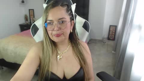 Snapshot of samy_vsn chatting on 02.03.25 samy_vsn online show from 02.03.25