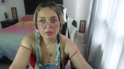 Snapshot of samy_vsn chatting on 02.08.25 samy_vsn online show from 02.08.25