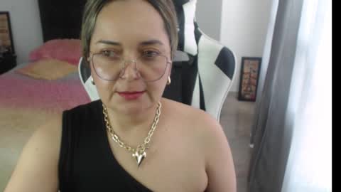 Snapshot of samy_vsn chatting on 02.14.25 samy_vsn online show from 02.14.25