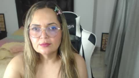 Snapshot of samy_vsn chatting on 02.18.25 samy_vsn online show from 02.18.25