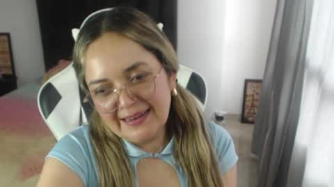 Snapshot of samy_vsn chatting on 02.18.25 samy_vsn online show from 02.18.25