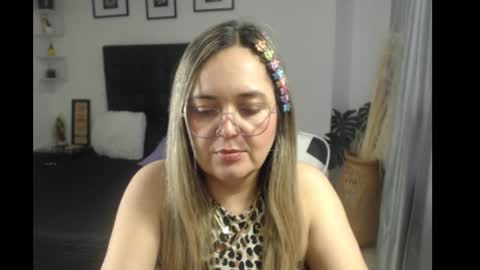 Snapshot of samy_vsn chatting on 09.08.25 samy_vsn online show from 09.08.25