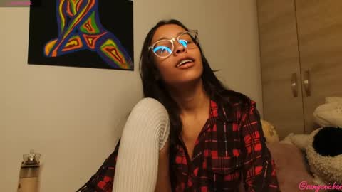 Snapshot of samyonichan chatting on 12.26.24 Special show on 17 december and 23 UwU online show from 12.26.24