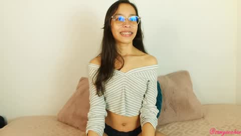 Snapshot of samyonichan chatting on 01.30.25 Special show on 17 december and 23 UwU online show from 01.30.25