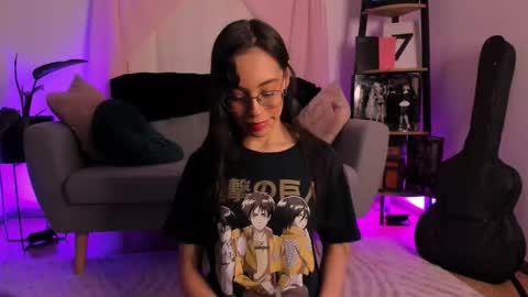 Snapshot of samyonichan chatting on 11.05.25 Special show on 17 december and 23 UwU online show from 11.05.25