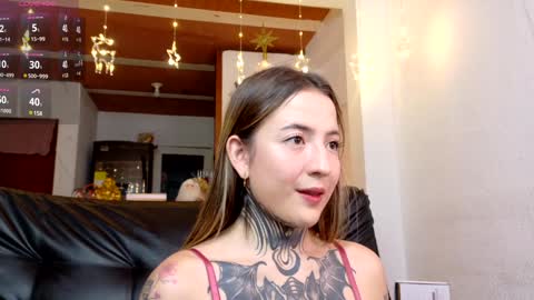 Snapshot of samyortiz_ chatting on 01.03.25 Samy and Juan online show from 01.03.25