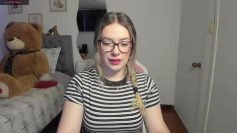 Snapshot of samysweet_8 chatting on 04.30.26 Samanta online show from 04.30.26