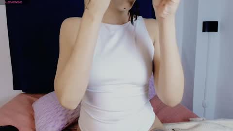 Snapshot of san_vaioleth chatting on 10.26.25 Vaioleth San online show from 10.26.25