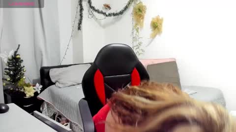 Snapshot of sanddi_milff chatting on 12.31.24 Sanddi online show from 12.31.24
