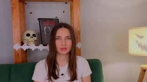 Snapshot of sandili chatting on 10.31.25 Isabel but you can call me Bella online show from 10.31.25