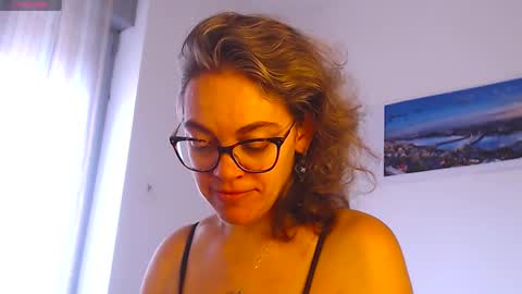 Snapshot of sandra10031989 chatting on 10.22.25 Sandra online show from 10.22.25