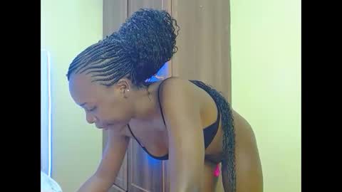 Sandy online show from 12.23.25