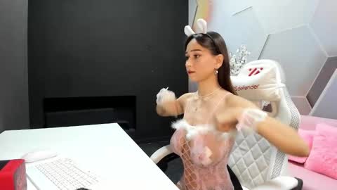 Snapshot of sandraharriss chatting on 12.15.25 sandraharriss online show from 12.15.25