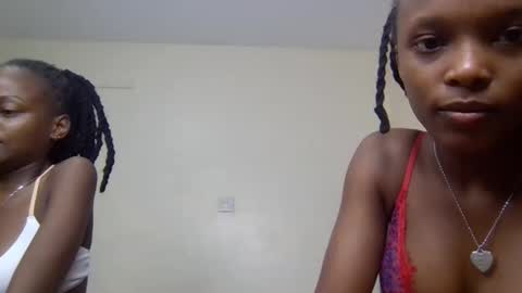 Snapshot of sandy_bby1 chatting on 09.09.25 sandy online show from 09.09.25