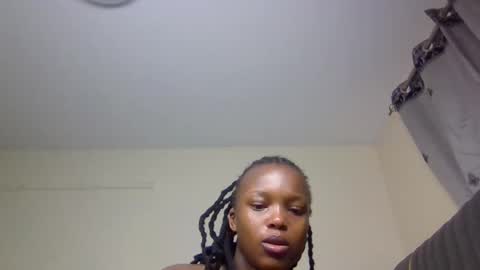 Snapshot of sandy_bby1 chatting on 09.10.25 sandy online show from 09.10.25