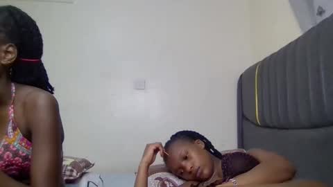 Snapshot of sandy_bby1 chatting on 09.10.25 sandy online show from 09.10.25