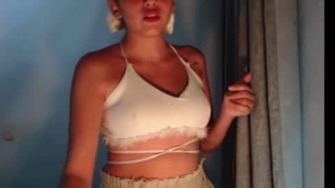 Snapshot of sandy_straw chatting on 09.28.25 sandy_straw online show from 09.28.25