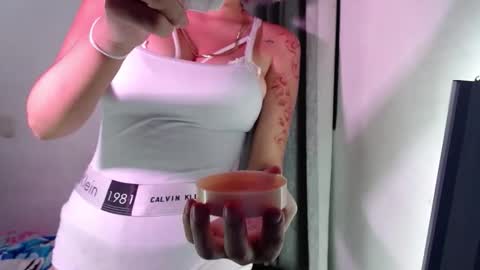 sandy_straw online show from 11.16.25