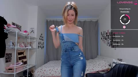 Snapshot of sandycramerrr chatting on 03.30.26 Sandy online show from 03.30.26