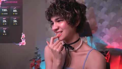 Snapshot of sandzu_ chatting on 11.17.25 Viola online show from 11.17.25