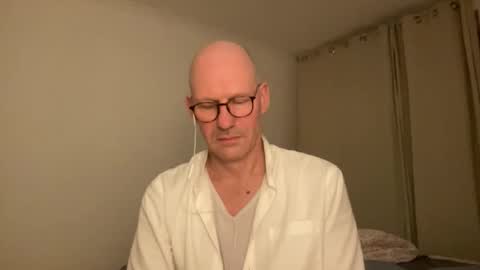 Snapshot of santaclausonice chatting on 10.25.25 santaclausonice online show from 10.25.25